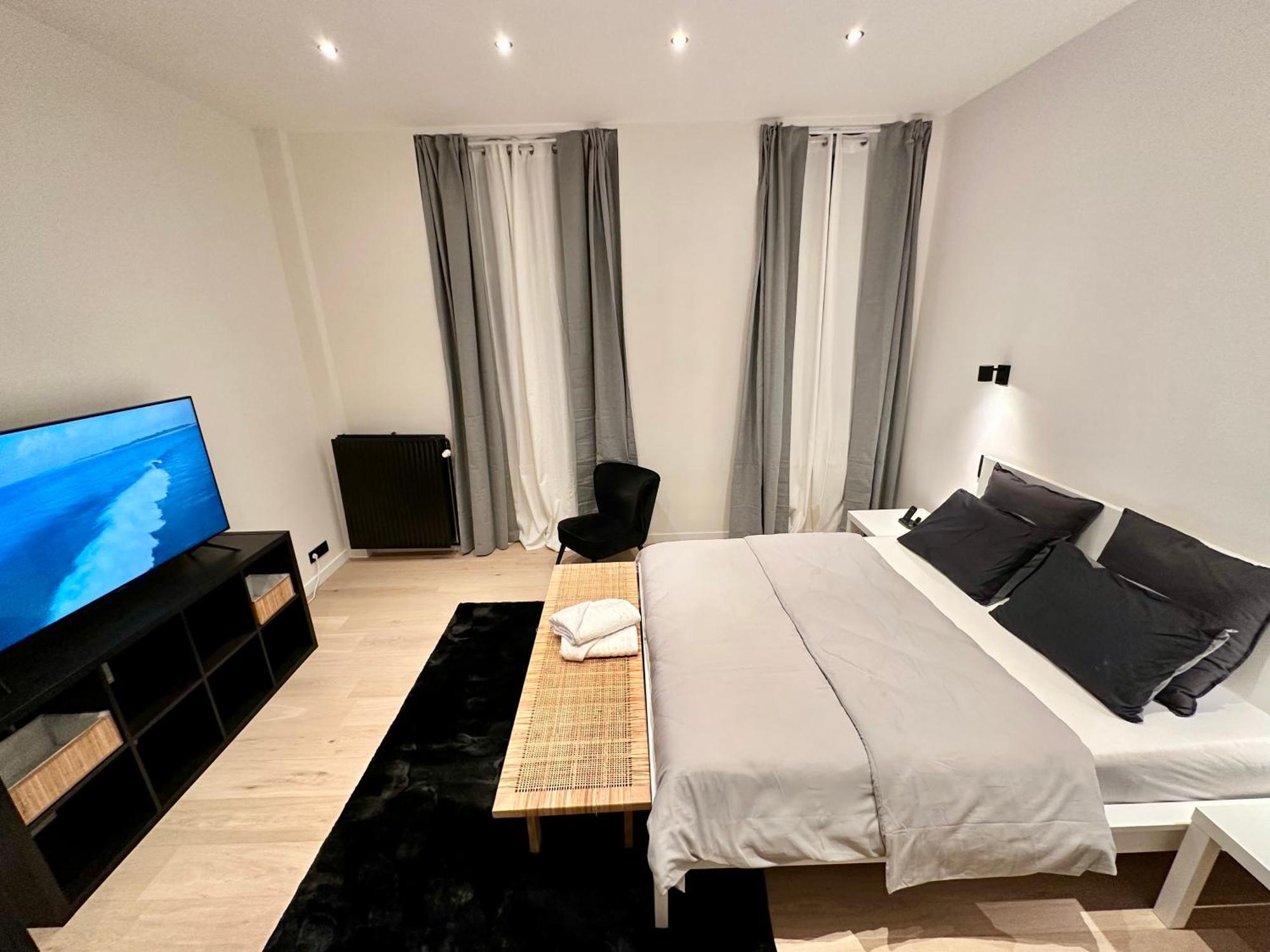 My Haus European Commision Bed & Breakfast Брюксел Екстериор снимка