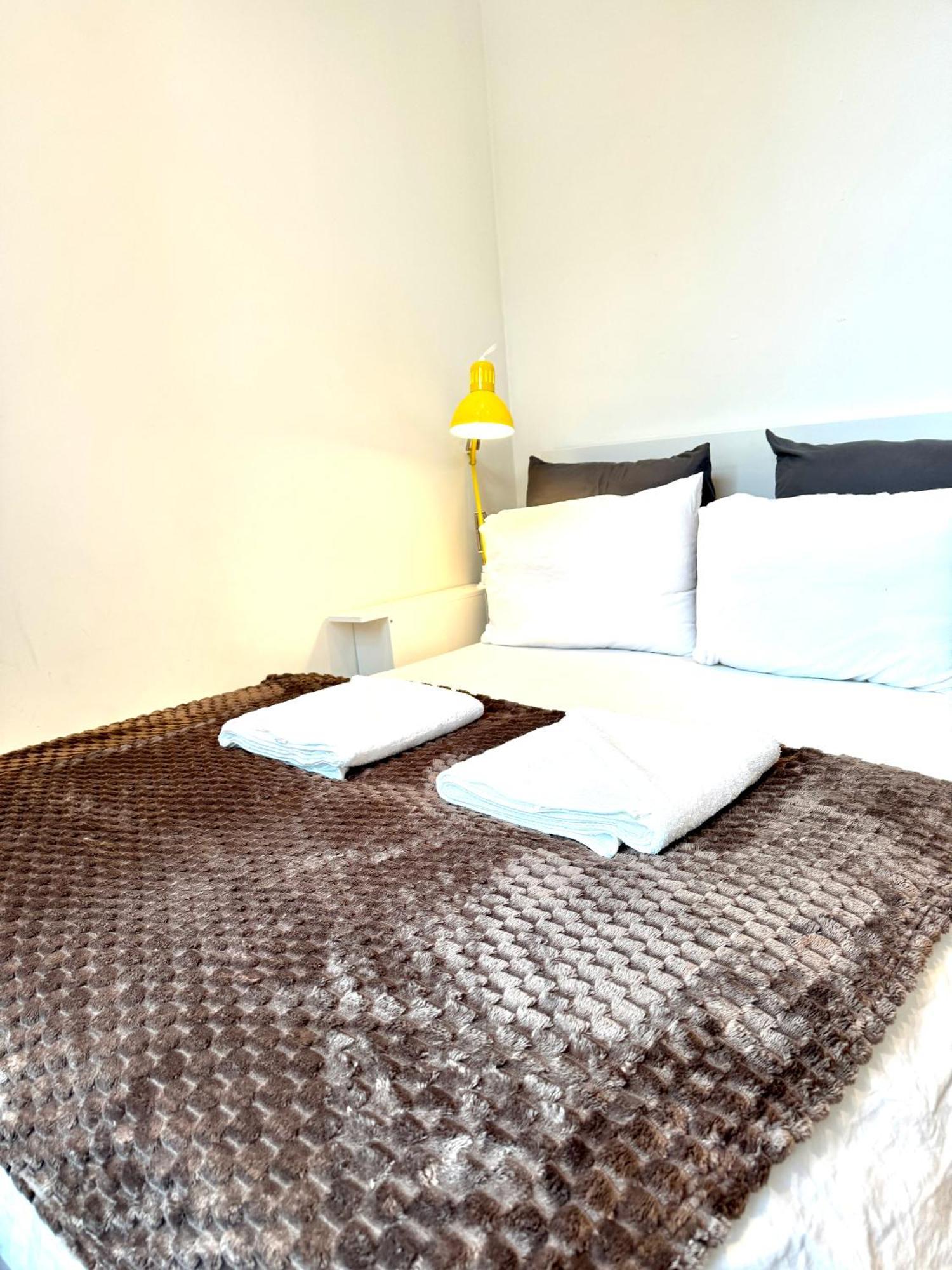 My Haus European Commision Bed & Breakfast Брюксел Екстериор снимка